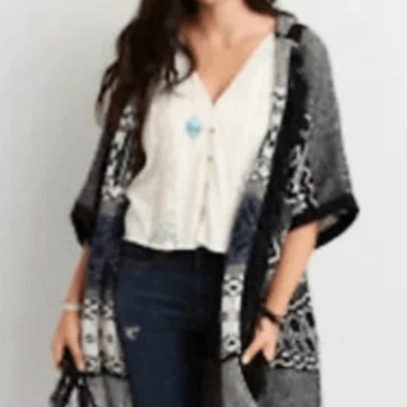 American Eagle Outfitters Black and White Poncho - Picture 1 of 10
